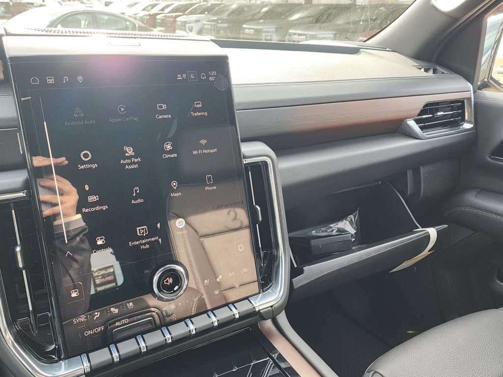 New 2026 GMC Yukon Denali w/ Denali Reserve Package image 41