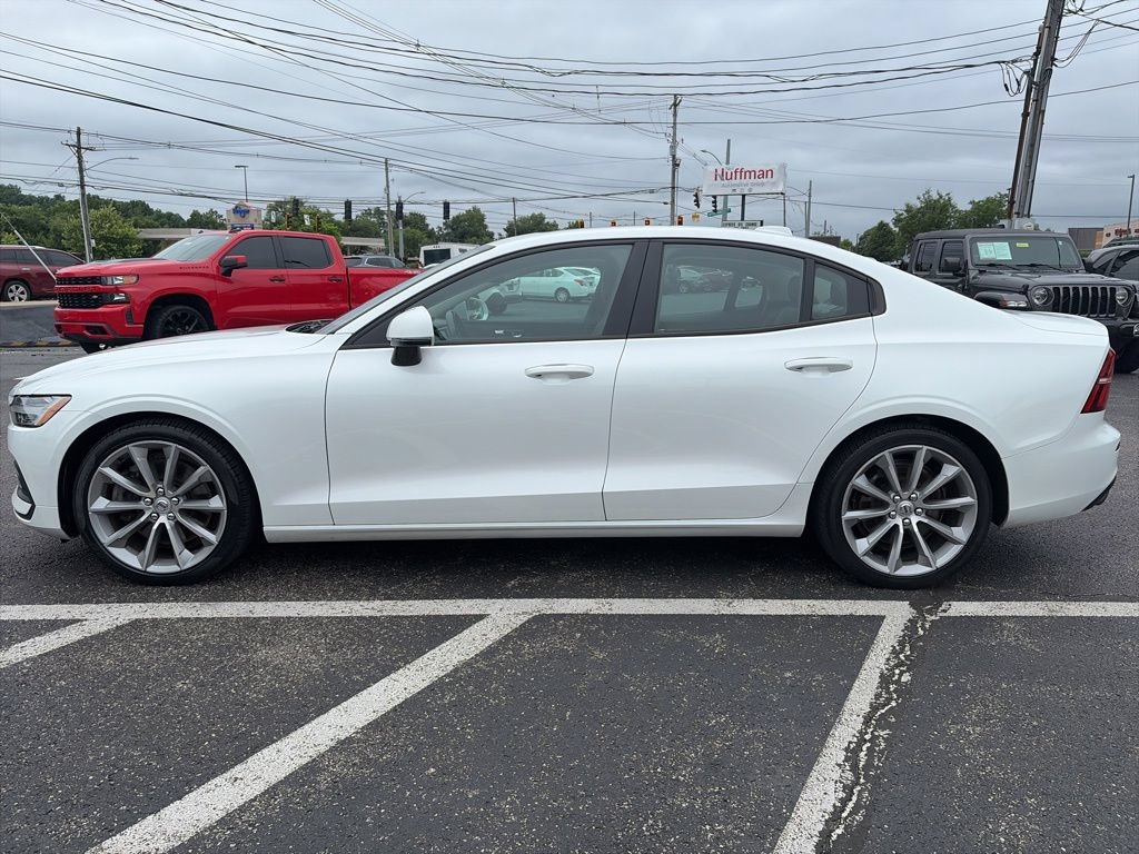 Used 2021 Volvo S60 T6 Momentum AWD/4WD image 4
