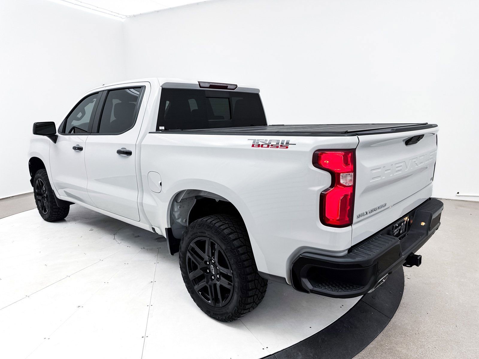 Used 2021 Chevrolet Silverado 1500 LT Trail Boss w/ Convenience Package II image 17