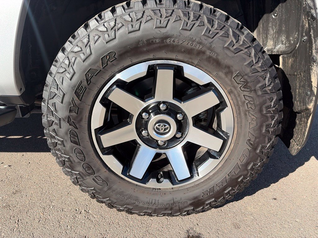 Used 2024 Toyota 4Runner TRD Off-Road Premium w/ Moonroof Package AWD/4WD image 33