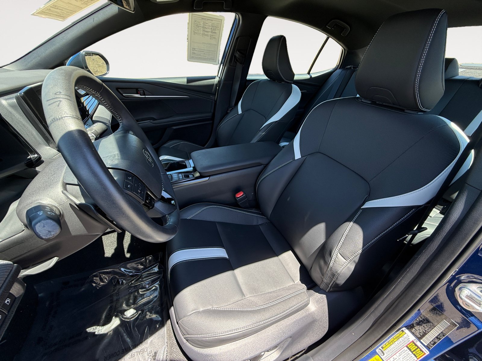 Used 2025 Toyota Camry SE FWD image 10