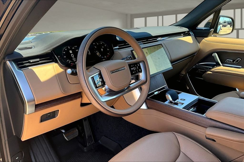 New 2026 Land Rover Range Rover Long Wheelbase SE AWD/4WD image 6