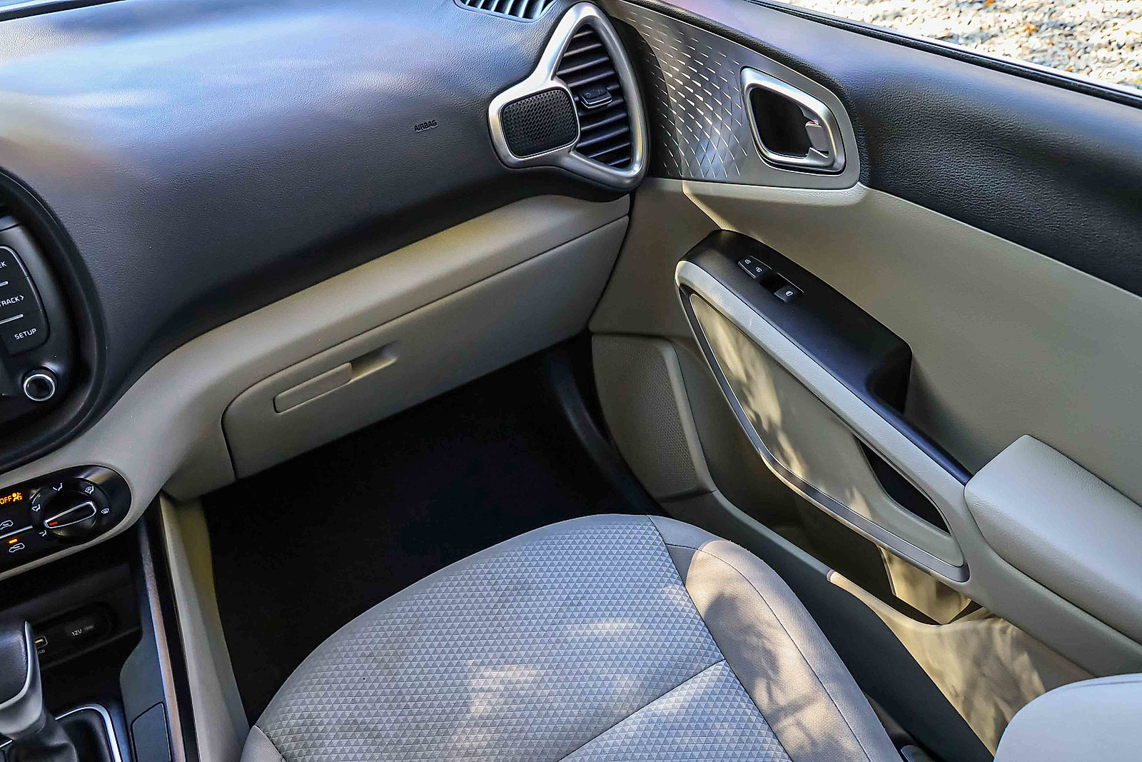 Certified 2023 Kia Soul LX w/ LX Technology Package image 17