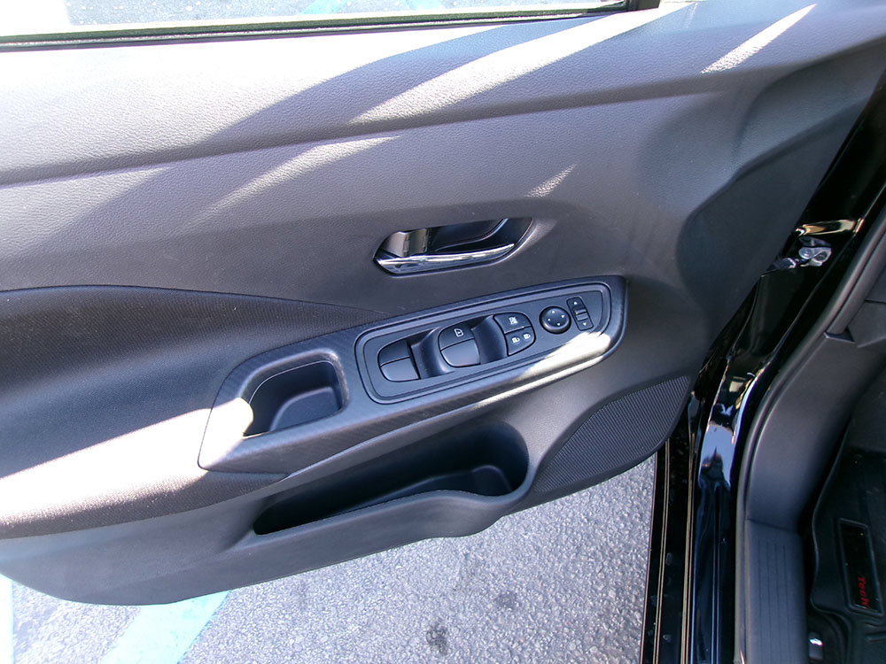 Used 2021 Nissan Versa SV FWD image 12