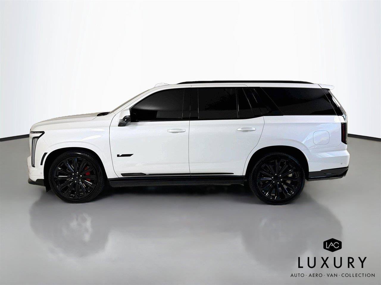 Used 2025 Cadillac Escalade V AWD/4WD image 9