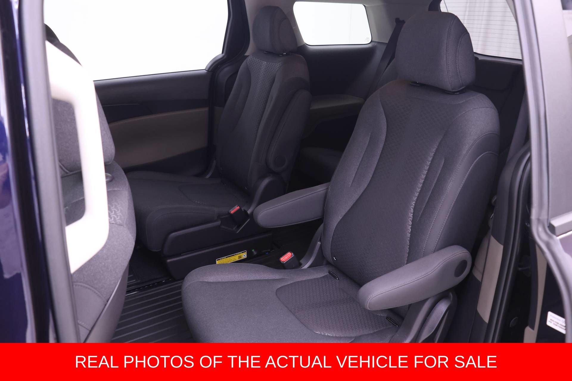 Used 2026 Kia Carnival LX FWD image 10
