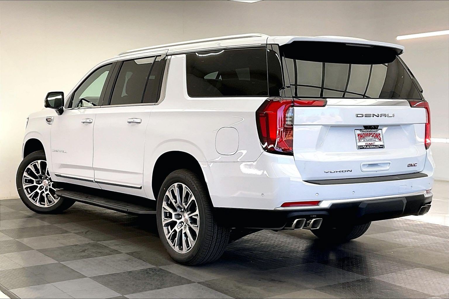New 2026 GMC Yukon XL Denali w/ Advanced Technology Package AWD/4WD image 2