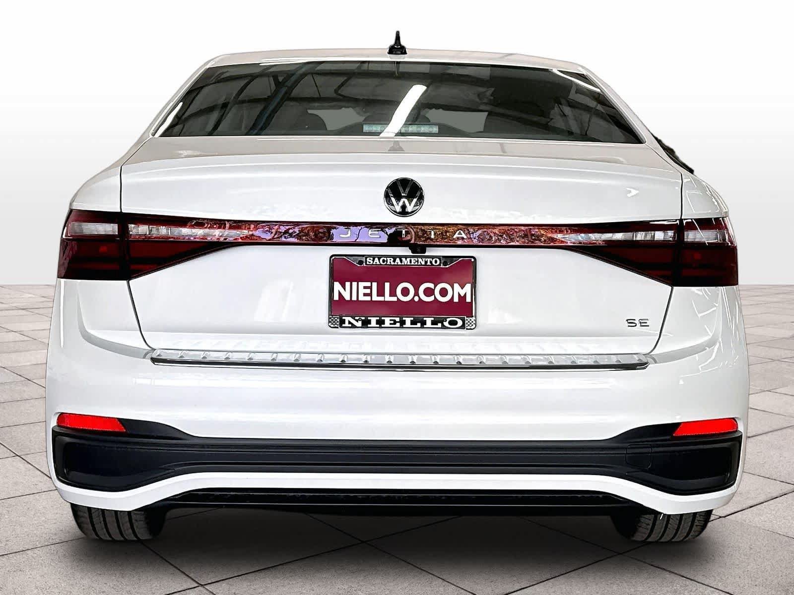 New 2027 Volkswagen Jetta SE FWD image 4