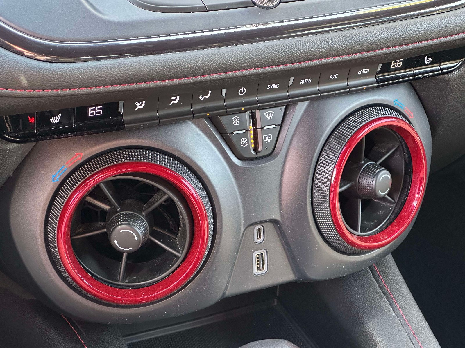 Used 2020 Chevrolet Blazer RS FWD image 29