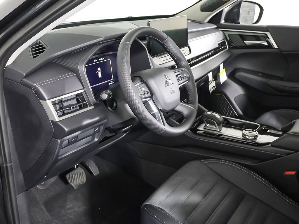 New 2025 Mitsubishi Outlander SE image 27