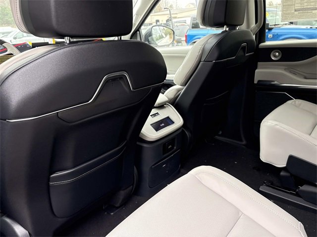 New 2025 Lincoln Navigator L Reserve image 17