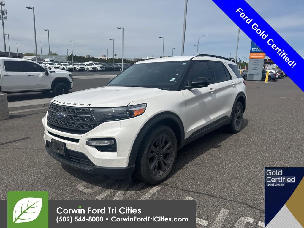 Used 2023 Ford Explorer XLT w/ Equipment Group 202A AWD/4WD image 3