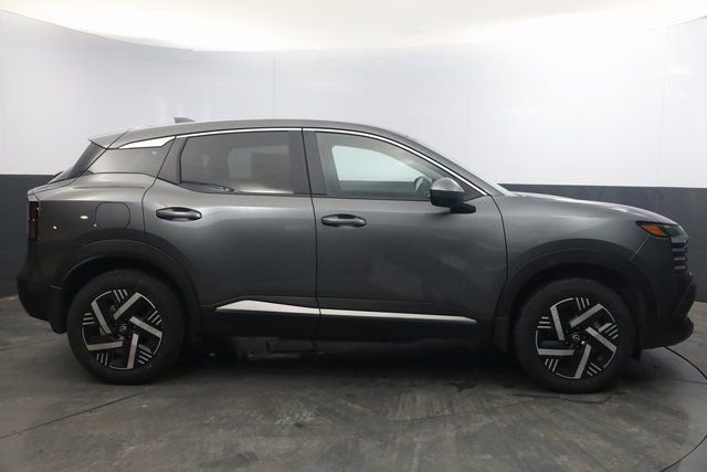 Certified 2025 Nissan Kicks SV image 4