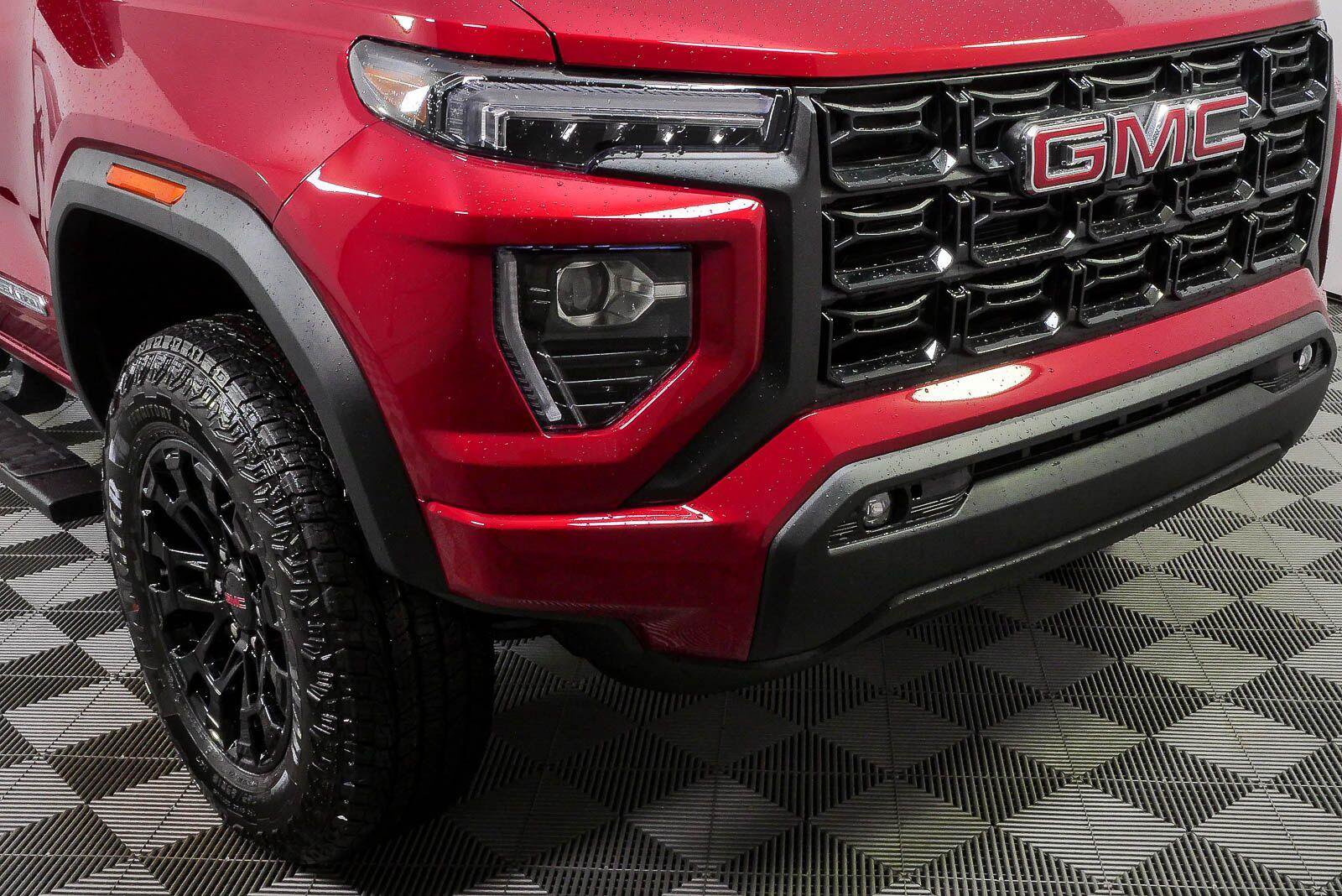 New 2026 GMC Canyon Elevation w/ Convenience Package RWD image 34