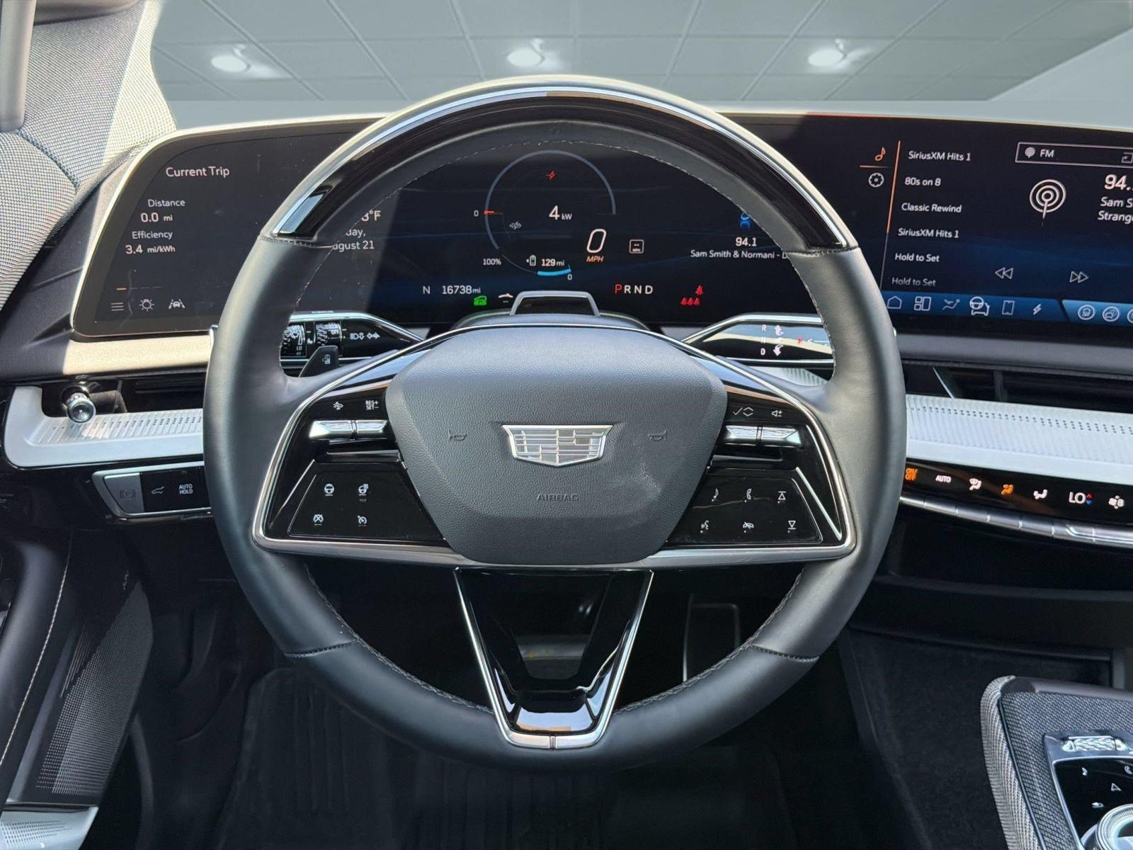 Certified 2025 Cadillac Optiq Sport 1 w/ LPO, Floor Liner Package AWD/4WD image 10