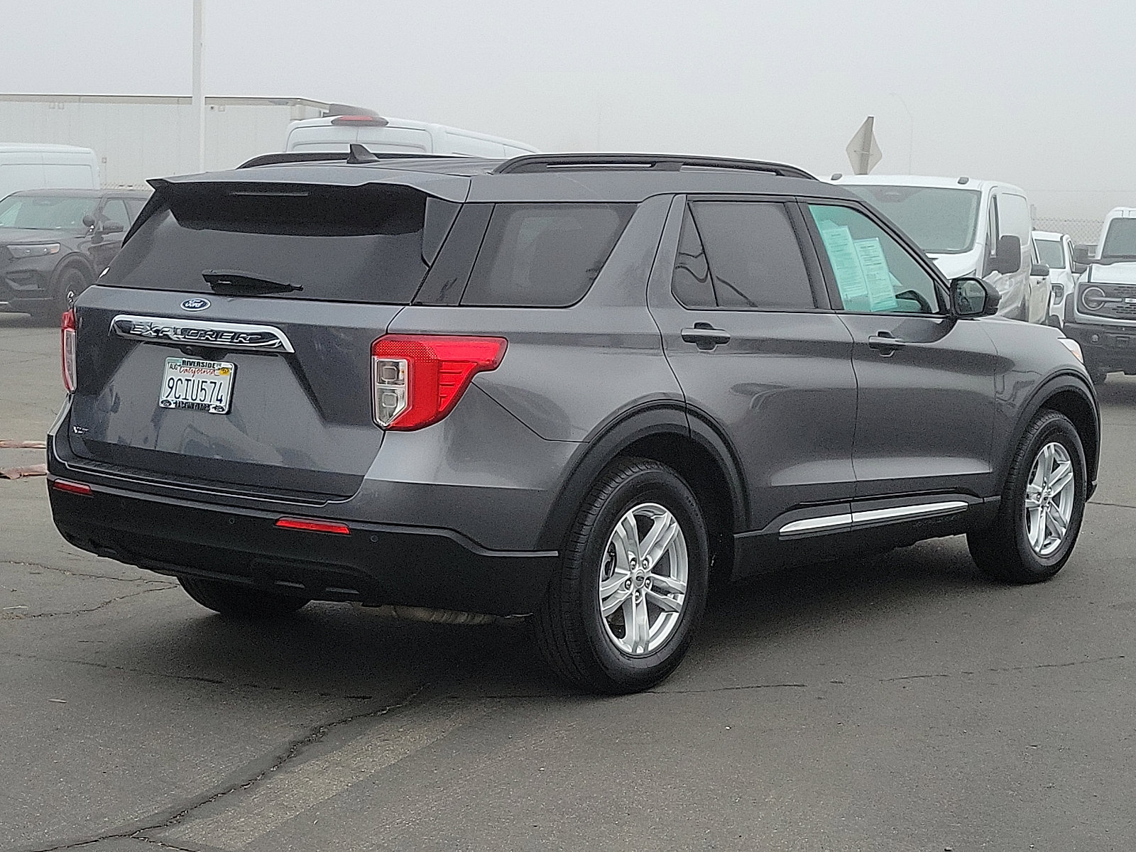 Used 2022 Ford Explorer XLT image 2