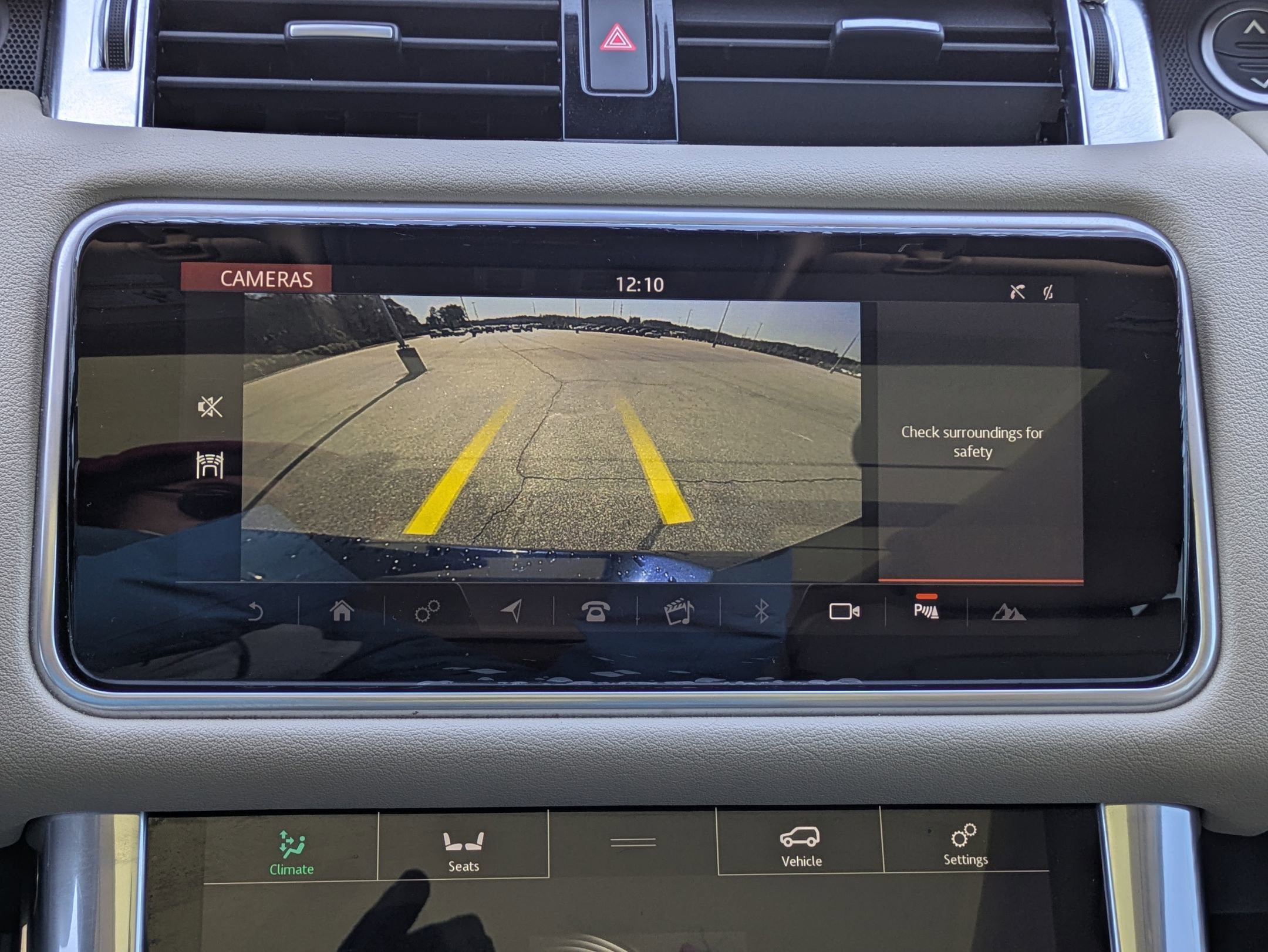 Used 2020 Land Rover Range Rover Sport HSE image 15