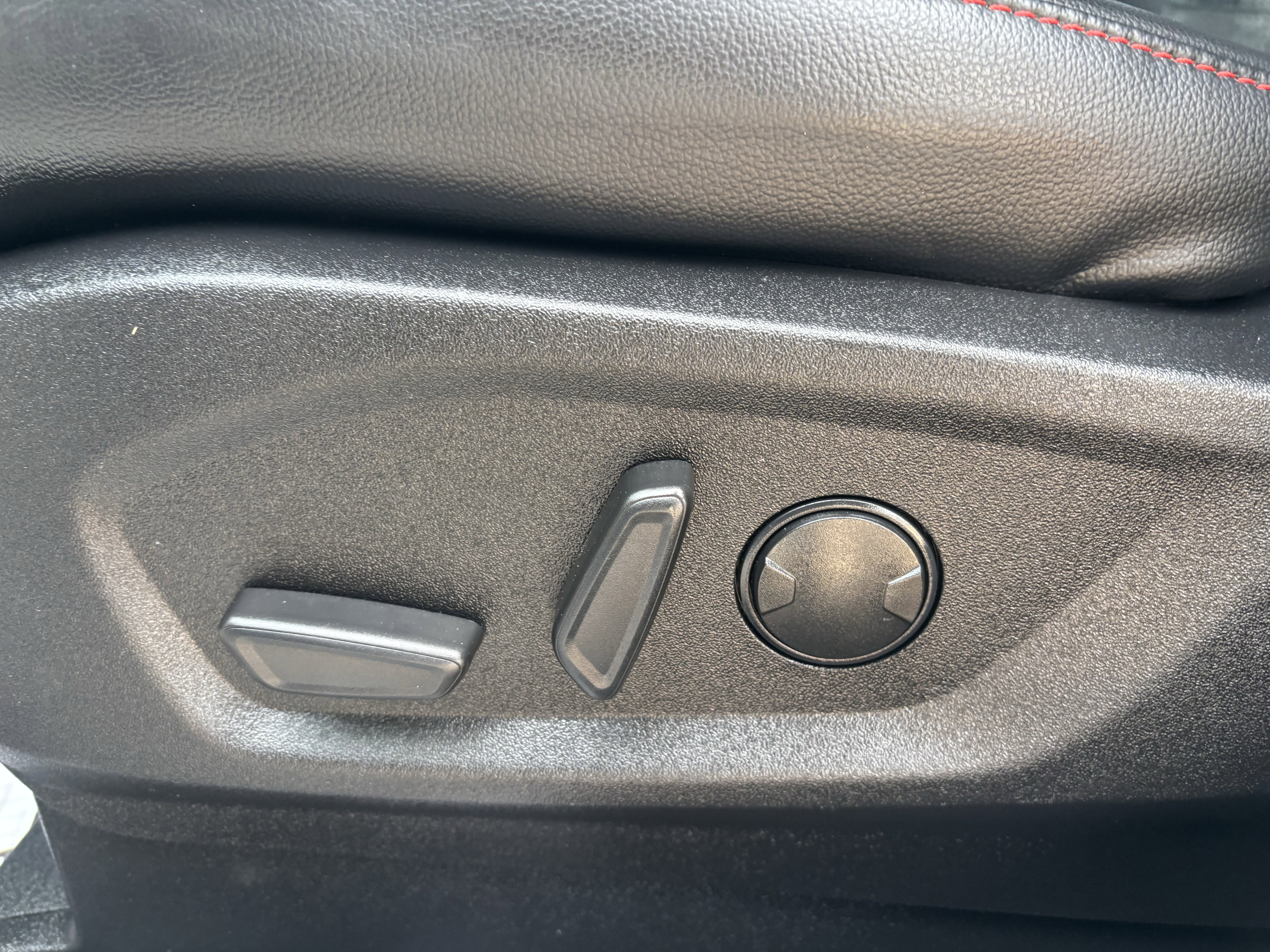 Certified 2024 Ford Edge ST-Line image 13