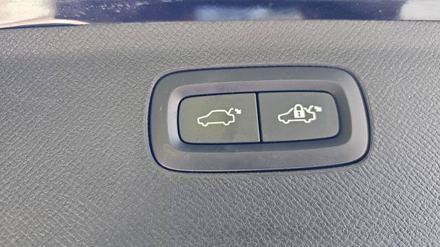 Used 2017 Volvo XC90 T8 Inscription AWD/4WD image 18