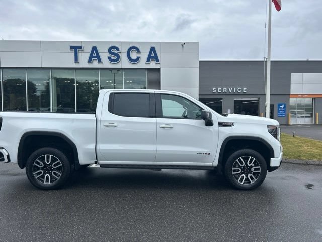 Used 2025 GMC Sierra 1500 AT4 w/ AT4 Premium Package AWD/4WD image 12