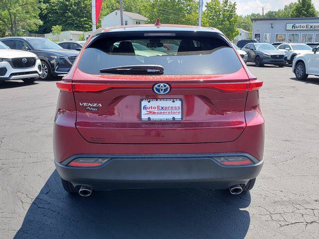 Used 2024 Toyota Venza LE AWD/4WD image 6