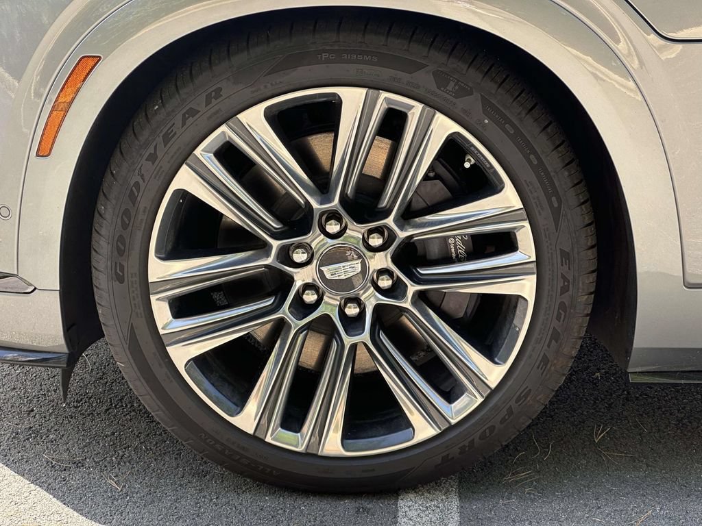 Certified 2026 Cadillac Vistiq Platinum w/ LPO, Floor Liner Package AWD/4WD image 14