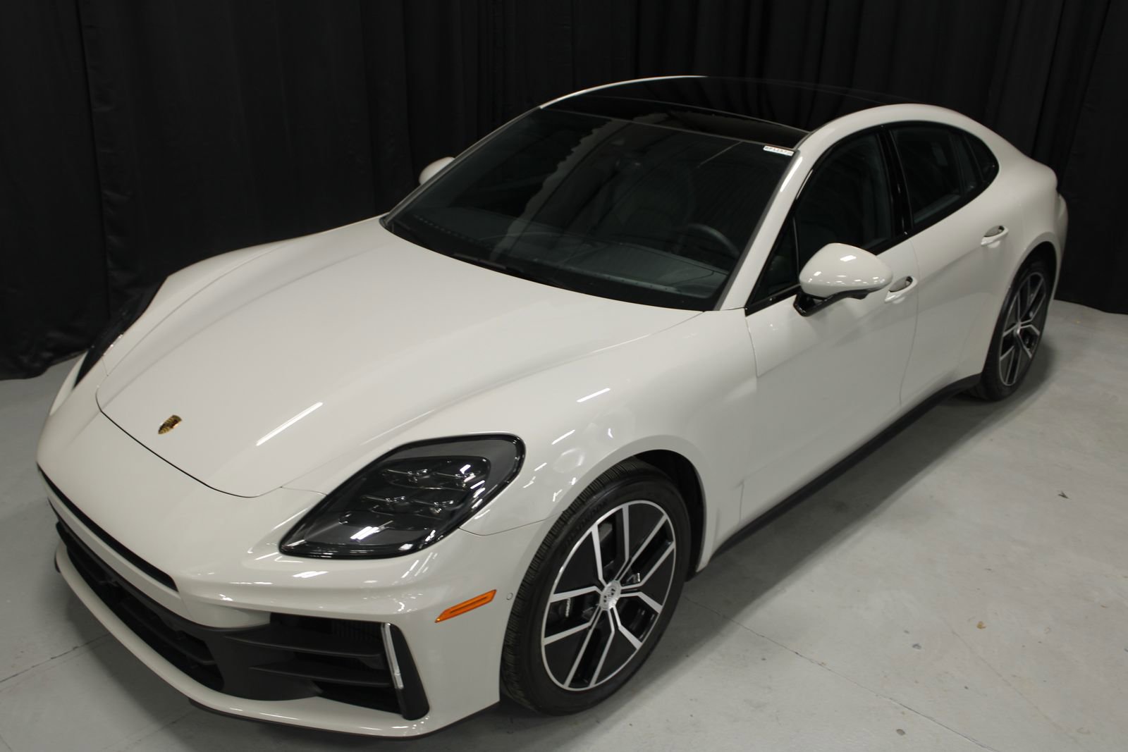Used 2025 Porsche Panamera 4 image 9