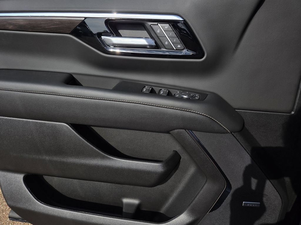 New 2026 Chevrolet Suburban Premier RWD image 19