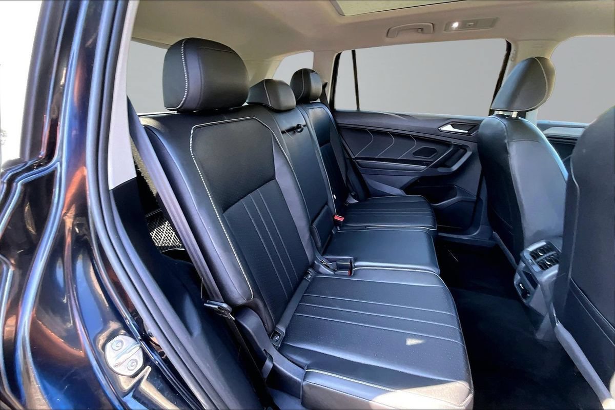 Used 2023 Volkswagen Tiguan SE w/ Panoramic Sunroof Package AWD/4WD image 14