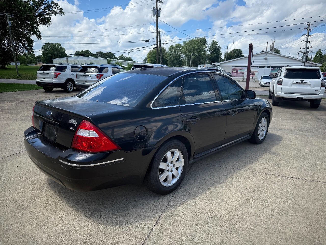 Used 2007 Ford Five Hundred SEL FWD image 3