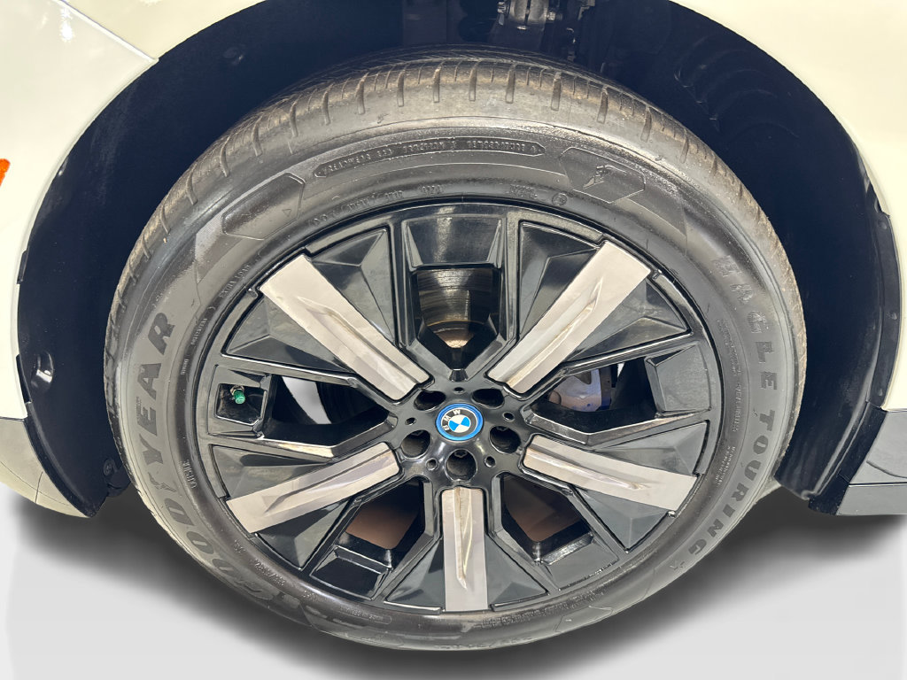 Used 2024 BMW iX xDrive50 w/ Premium Package AWD/4WD image 80