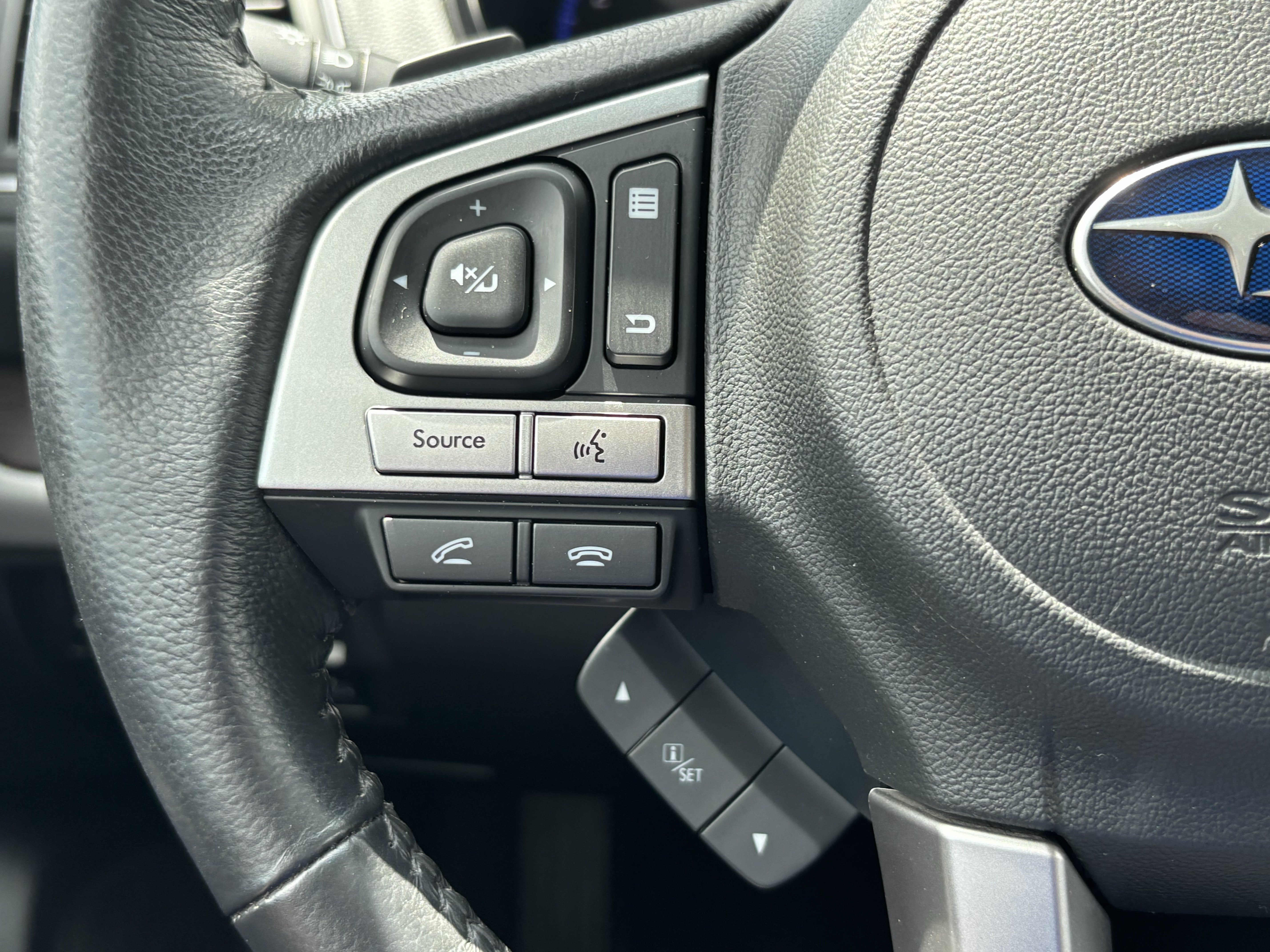 Used 2017 Subaru Legacy 2.5i Limited AWD/4WD image 19