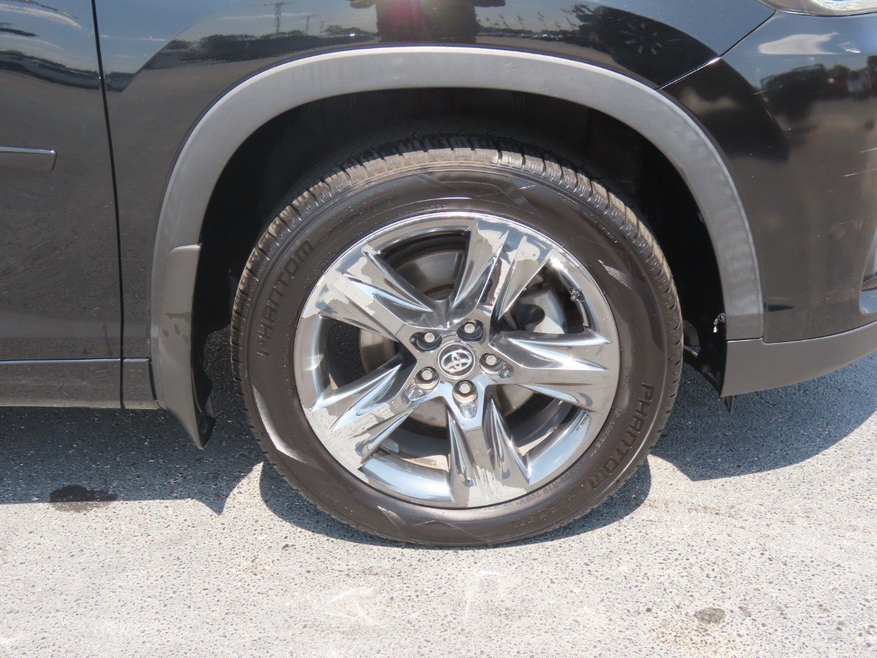 Used 2018 Toyota Highlander Limited Platinum AWD/4WD image 9