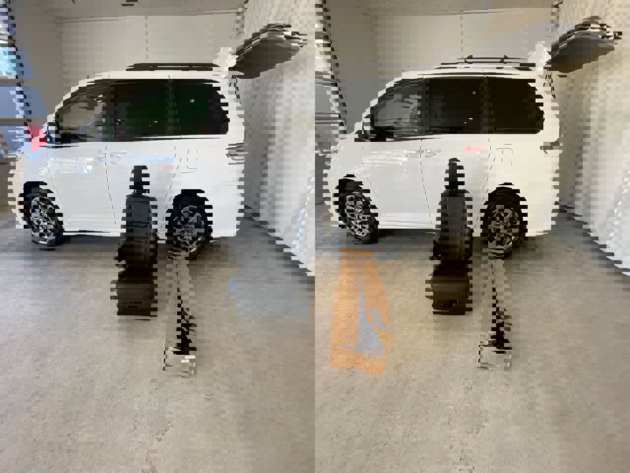 Used 2020 Toyota Sienna SE w/ SE Preferred Package image 26