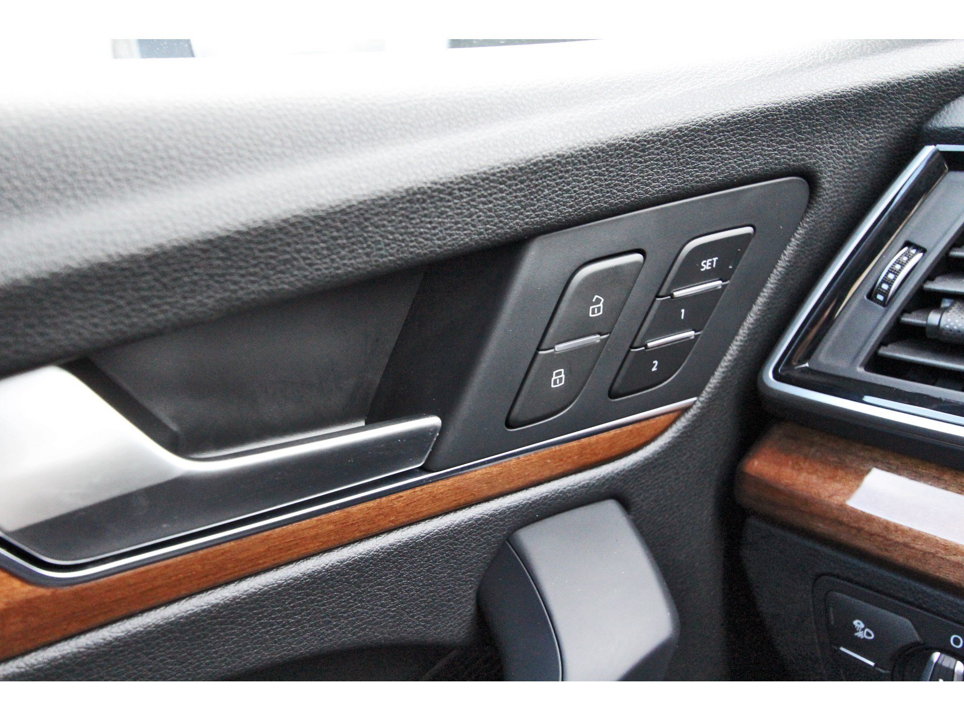 Used 2022 Audi Q5 2.0T Prestige w/ Prestige Package AWD/4WD image 23