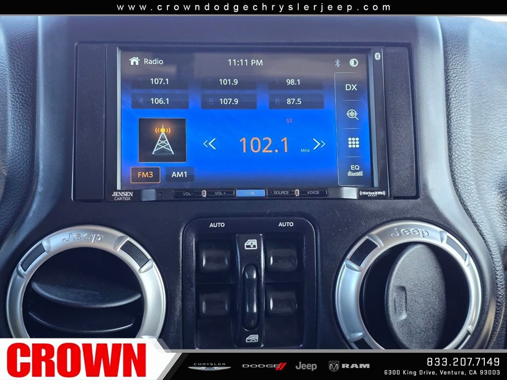 Used 2016 Jeep Wrangler Unlimited Sahara w/ Connectivity Group image 26