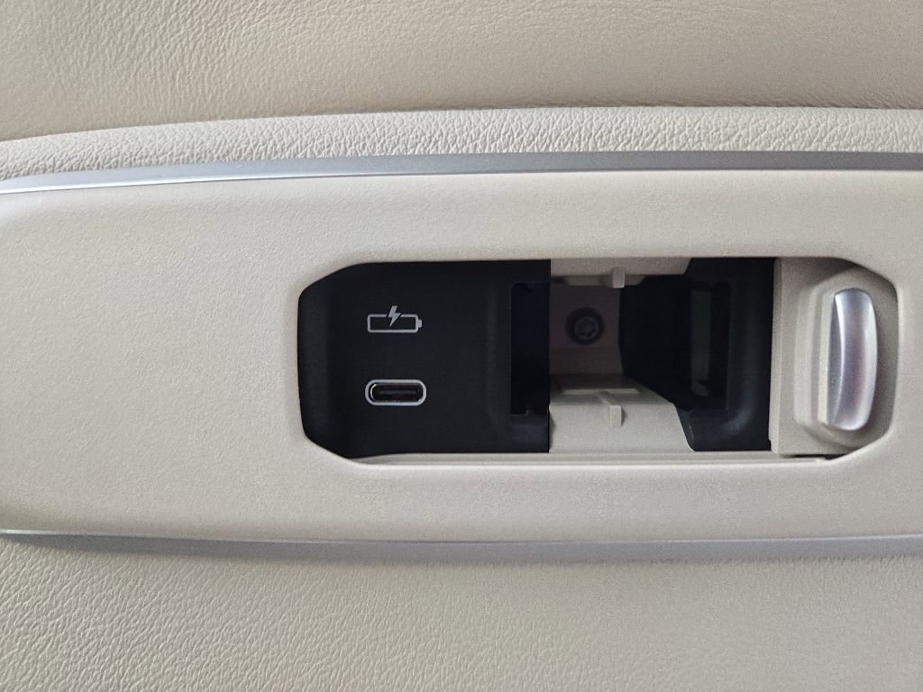 Used 2024 BMW X5 M60i AWD/4WD image 59