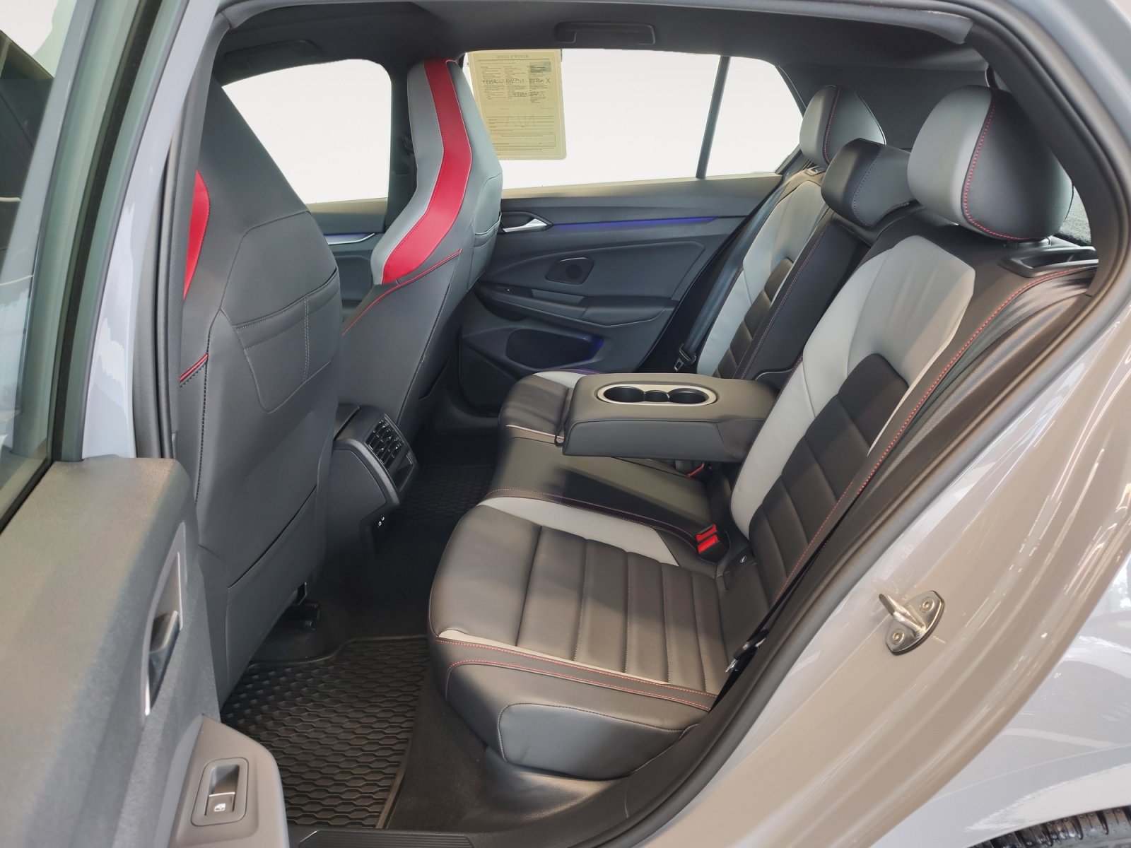 Used 2026 Volkswagen GTI SE FWD image 25