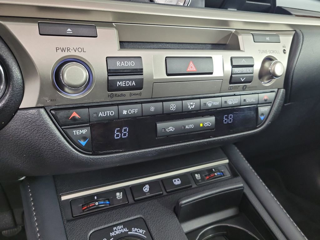 Used 2018 Lexus ES 350 350 w/ Luxury Package w/Wood Trim image 27