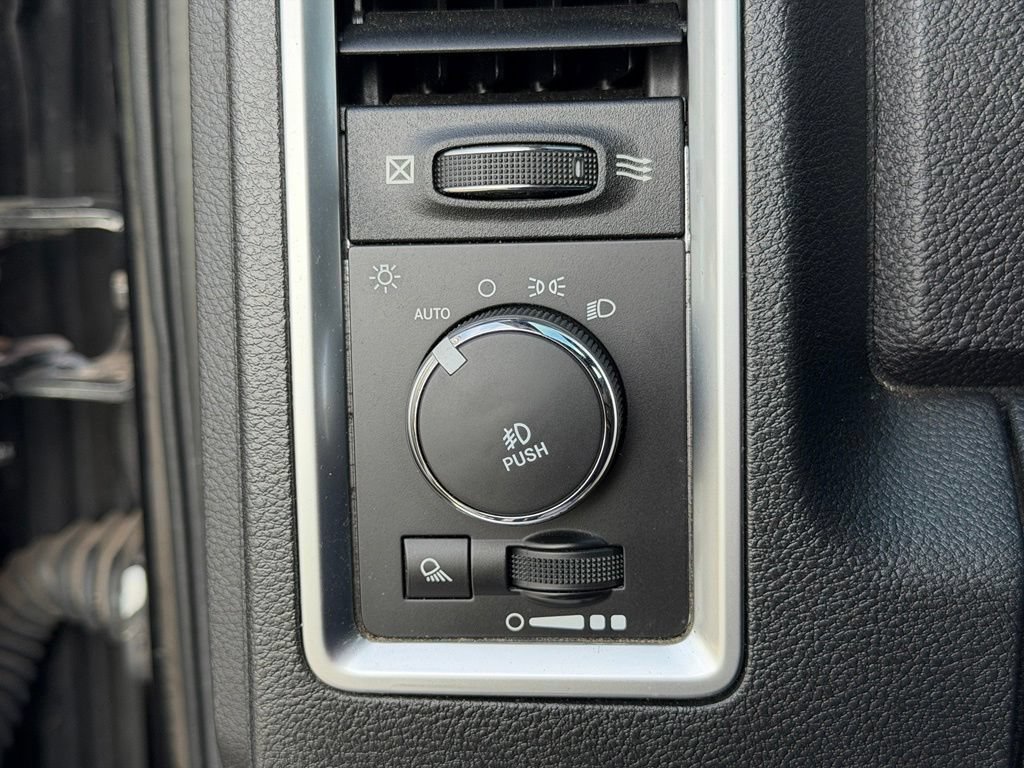 Used 2016 RAM 1500 Limited AWD/4WD image 11