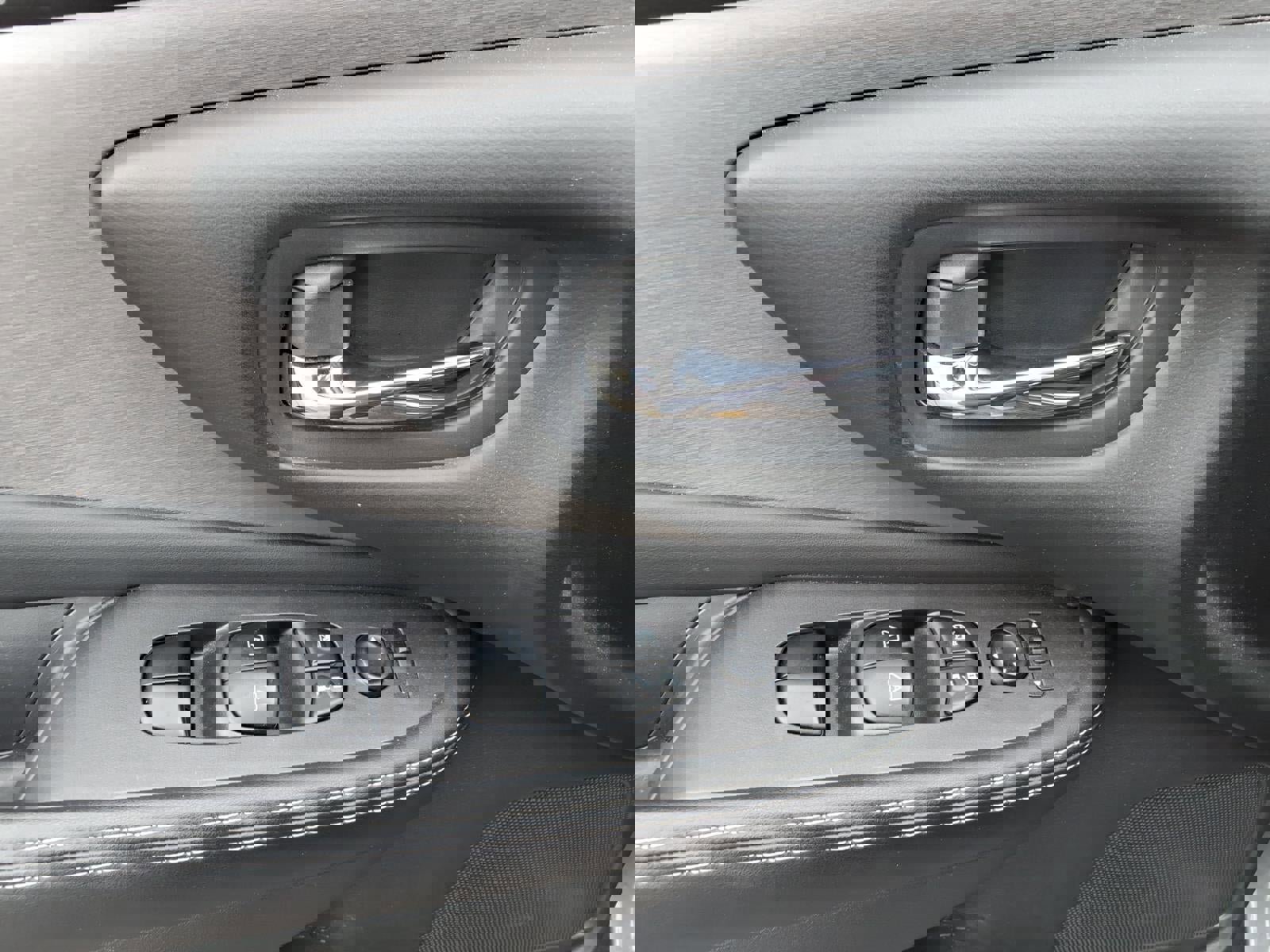 Used 2021 Nissan Murano S AWD/4WD image 13