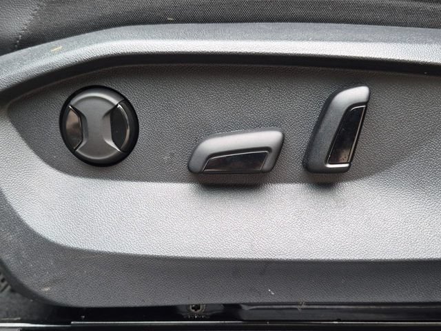 Used 2024 Volkswagen Tiguan SE AWD/4WD image 19
