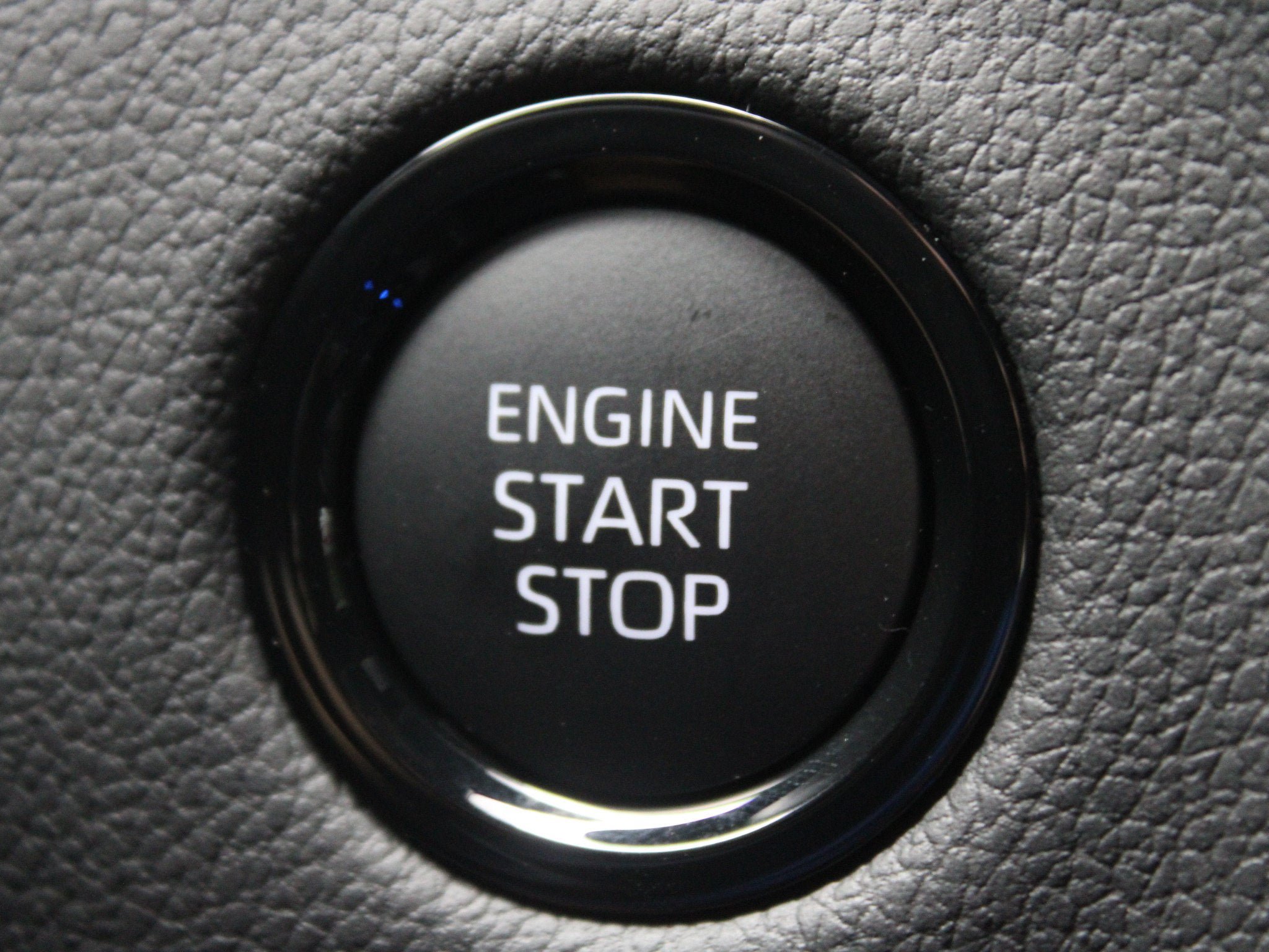 Used 2025 Toyota Tundra Limited AWD/4WD image 6