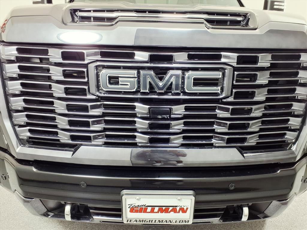 Used 2024 GMC Sierra 3500 Denali Ultimate image 3