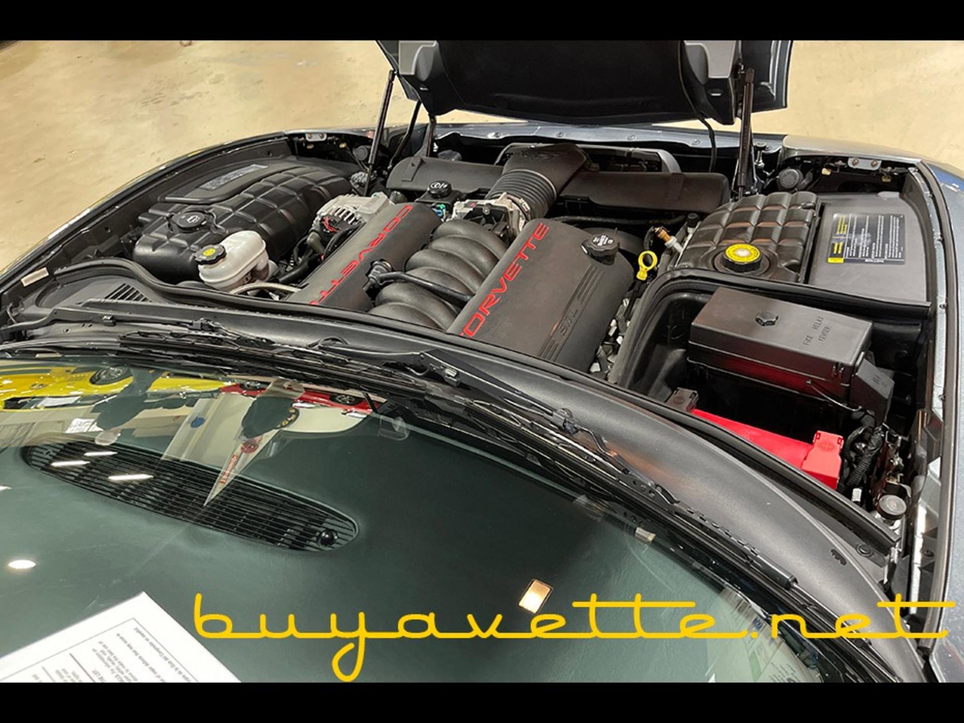 Used 2004 Chevrolet Corvette Coupe w/ Roof Package image 24