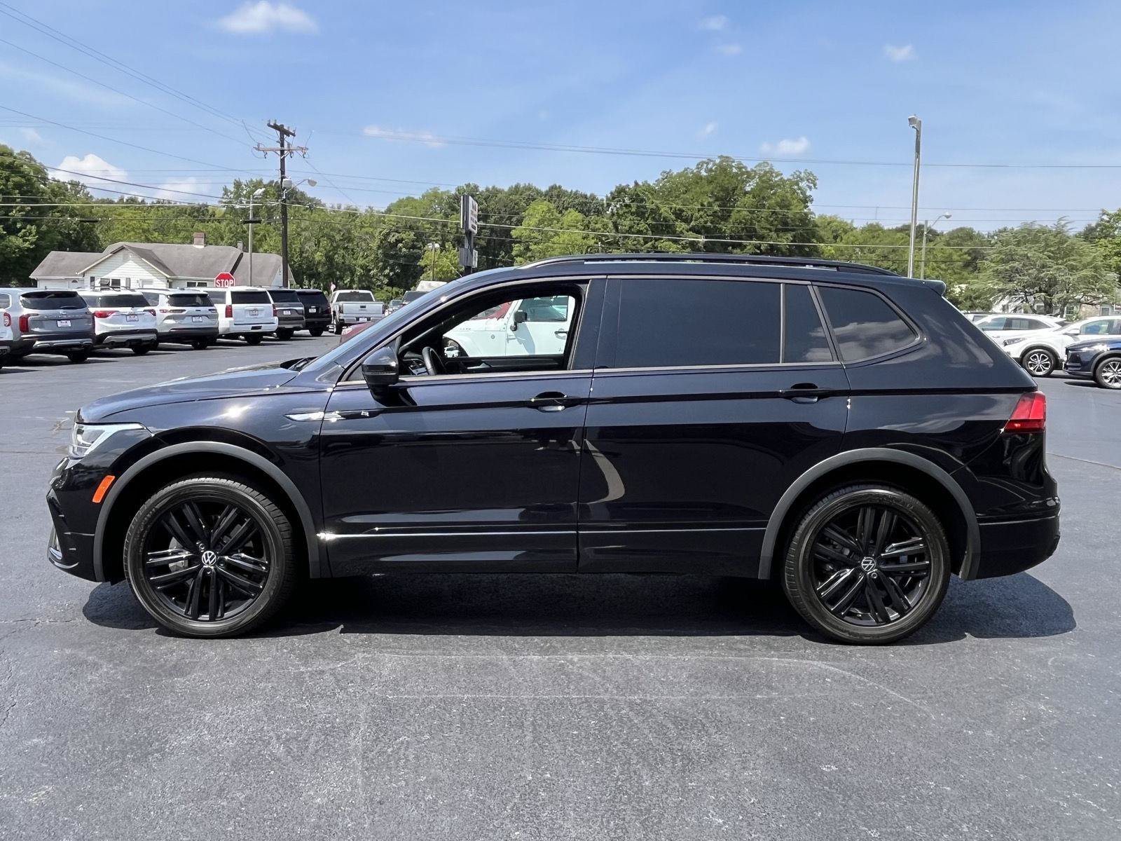 Used 2022 Volkswagen Tiguan SE R-Line AWD/4WD image 24