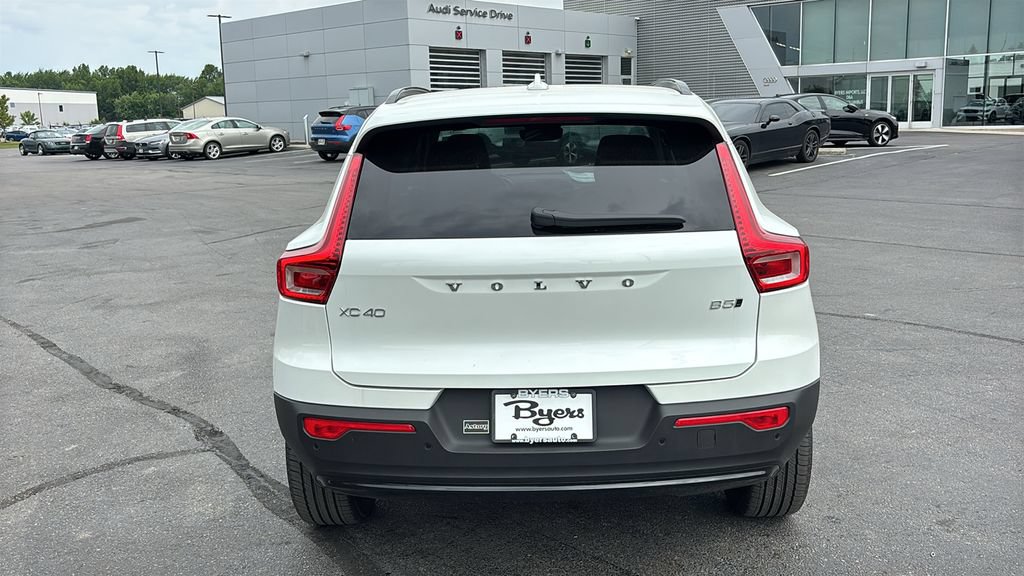 New 2026 Volvo XC40 B5 Plus w/ Protection Package Premier AWD/4WD image 30