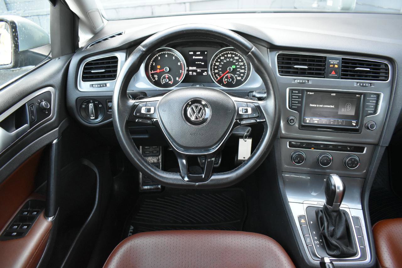 Used 2017 Volkswagen Golf Alltrack S image 11