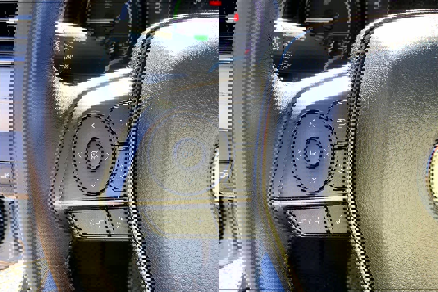 Used 2023 Toyota Camry SE image 23