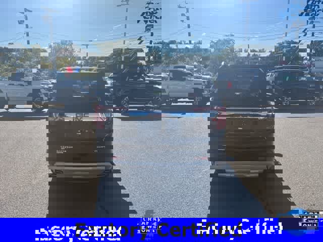 Certified 2022 GMC Acadia SLT image 6